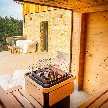 Golden Hill Country & * Waldschach