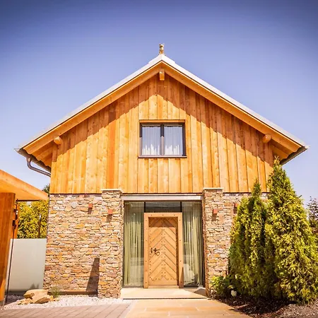 Golden Hill Country & Lodge