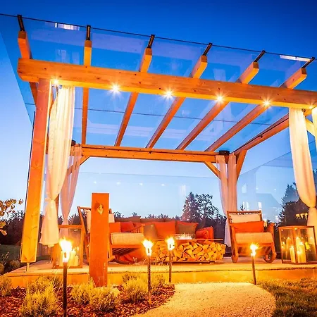 Golden Hill Country Chalets & Suites