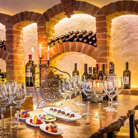 Golden Hill Country Chalets & Suites