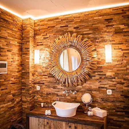 Golden Hill Country Chalets & Suites