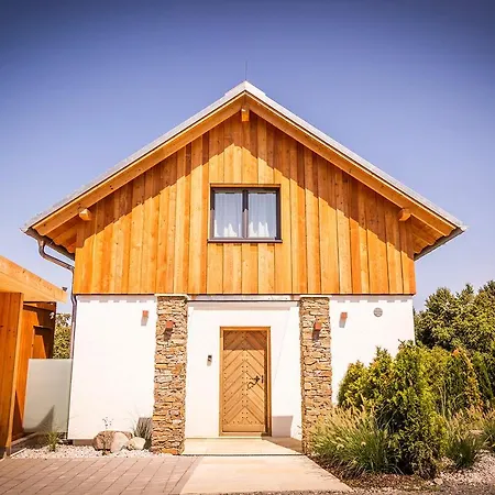 Golden Hill Country Chalets & Suites Lodge Waldschach