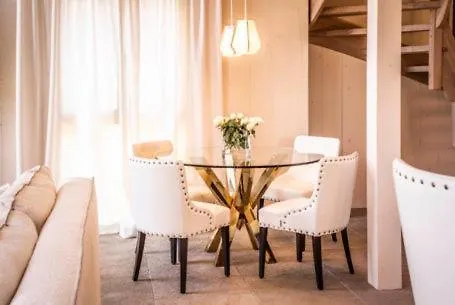 Golden Hill Country & *