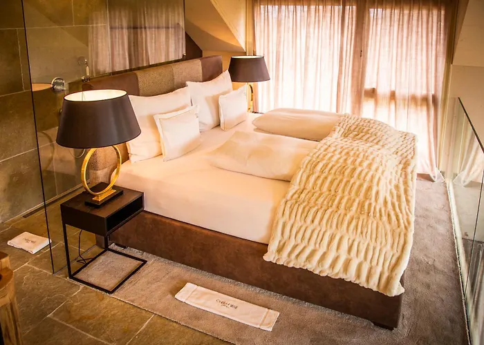 Golden Hill Country & بيت خشبي *