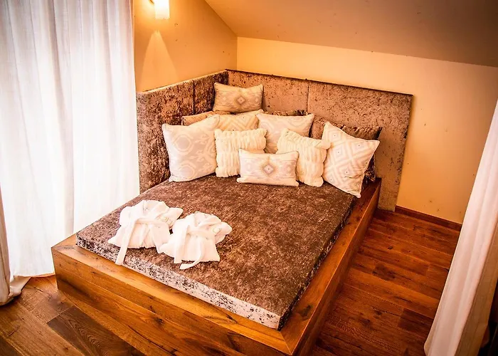 Golden Hill Country & بيت خشبي Waldschach