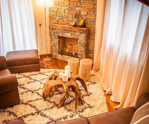 Golden Hill Country &