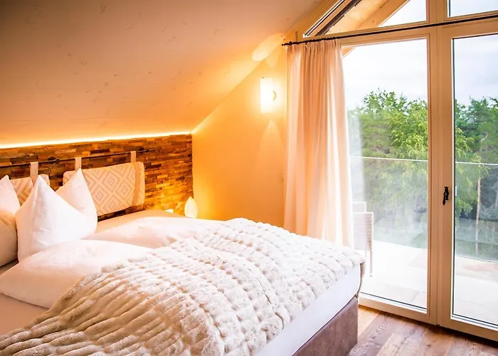 Golden Hill Country & *